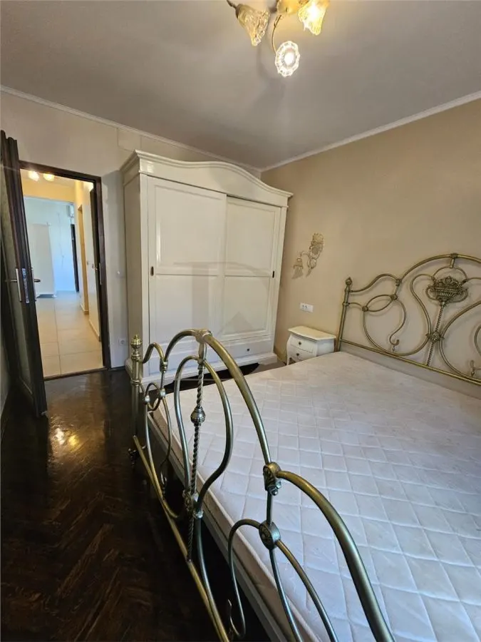 De închiriat ! Copou - Negruzzi , apartament 3 camere , etaj 1 - foto 4