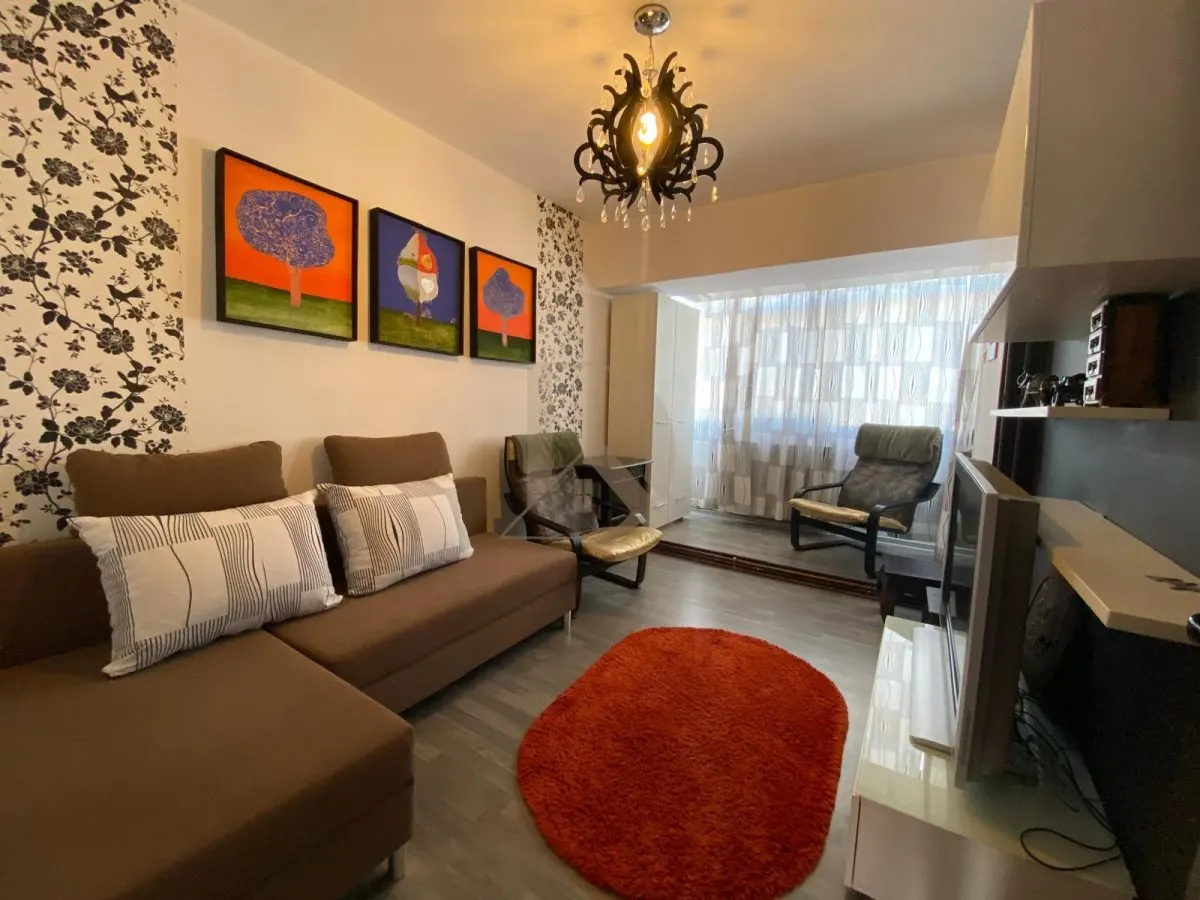 Centru Civic , apartament 3 camere , 100 mp - foto 1