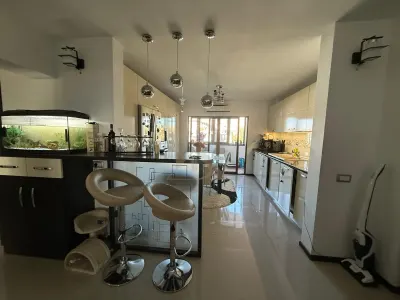 Copou - Casa Armatei , 4 camere , 108 mp , Garaj+Boxa in proprietate! - foto 7