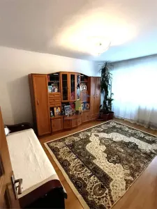 INTRETINUT! Ap 2 camere Decomandat etaj 4, zona Obor - foto 2