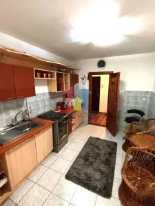 3 cam confort 1 Decomandat 83mp parter cu balcon 14 m Garii - foto 6