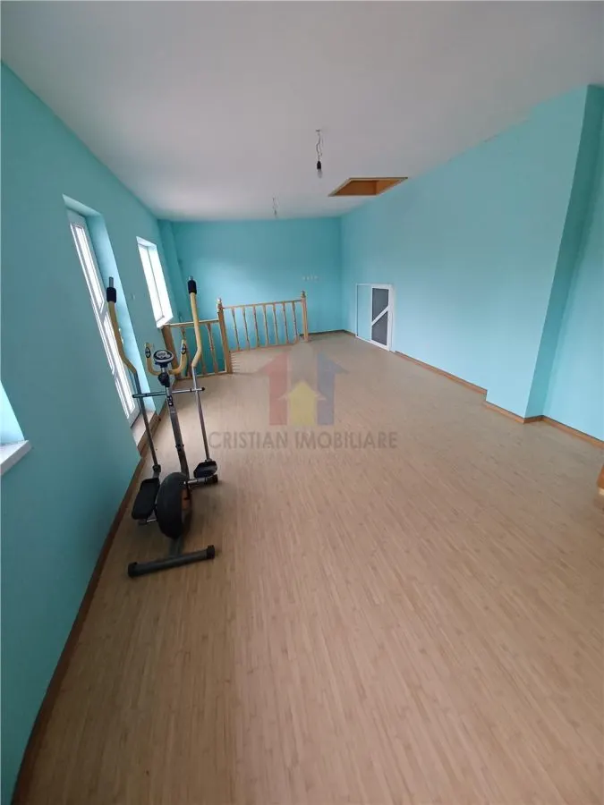 Vila P+2 Centru Vechi 286mpconstruiti din caramida cu 350mp teren - foto 9