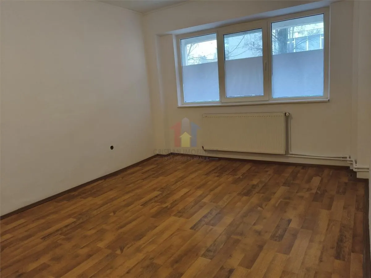 Ap. 2 cam Vidin, conf 1, decomandat, renovat, Liber - foto 2