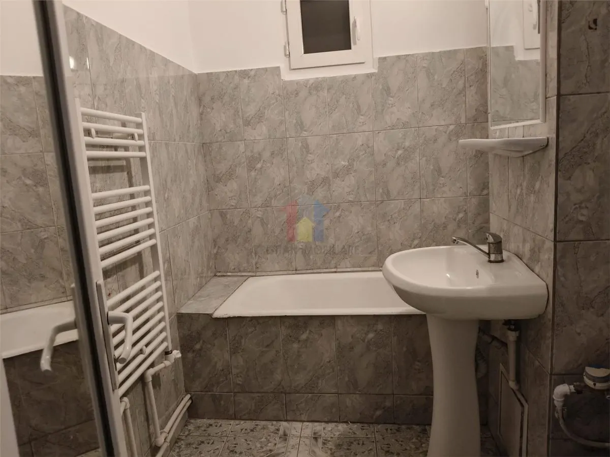 Ap. 2 cam Vidin, conf 1, decomandat, renovat, Liber - foto 6