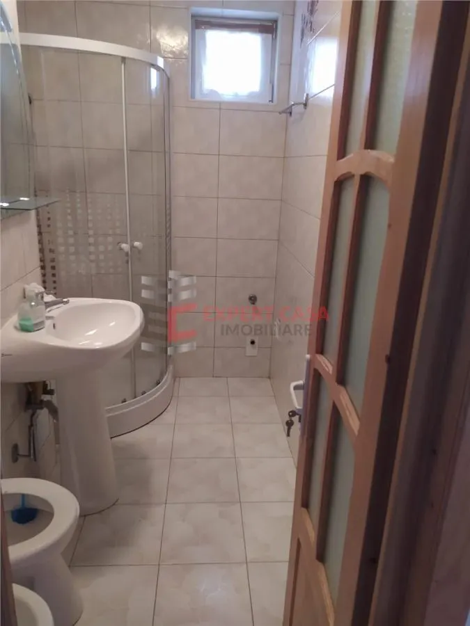 Apartament 2 camere Targu Neamt - foto 2