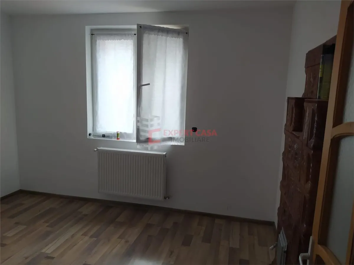Apartament 2 camere Targu Neamt - foto 8