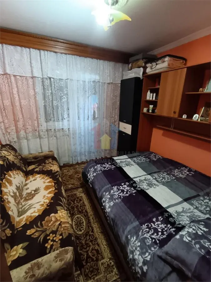 SPATIOS! Apartament 4 Camere, Decomandat, ETAJ 1, Obor - foto 2