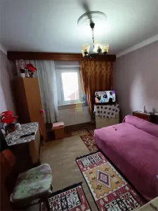 SPATIOS! Apartament 4 Camere, Decomandat, ETAJ 1, Obor - foto 3