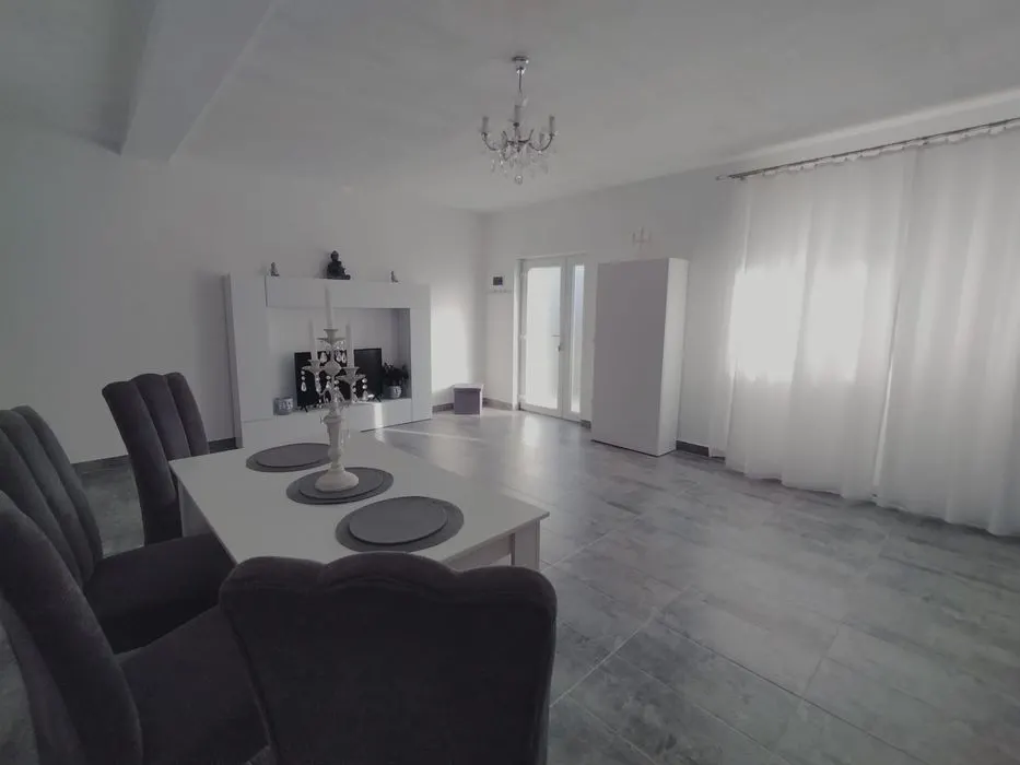 Casa de vanzare la cheie 135.000 Euro, 10 min de Baia Mare Dumbravita - foto 3