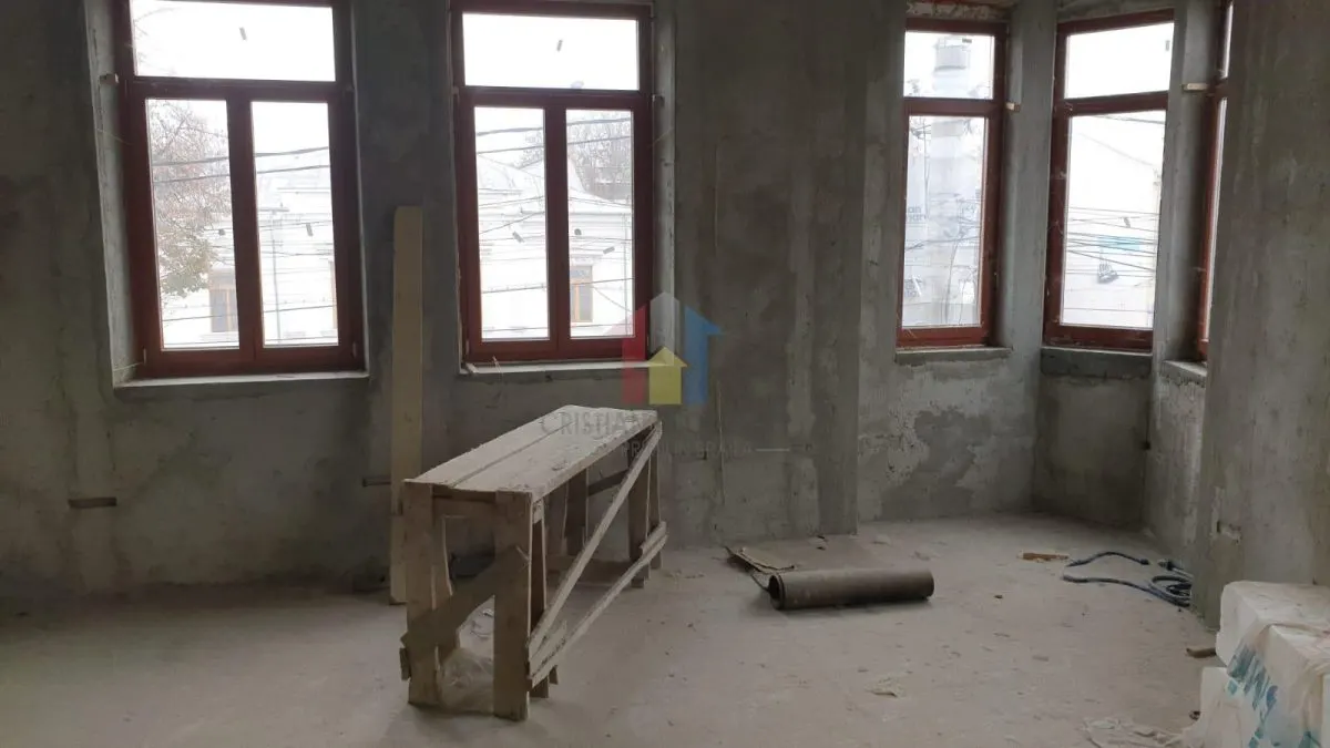 Conac Boieresc P+1 Ultracentral 695mp construiti, teren 466 mp pe colt deschidere dubla - foto 14