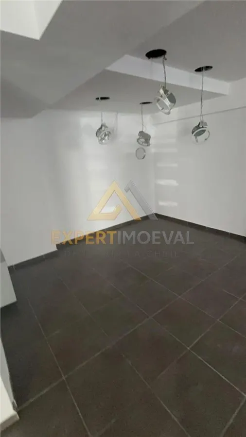 Spatiu comercial parter 141.75 mp utili Aleea Olteniei - foto 3