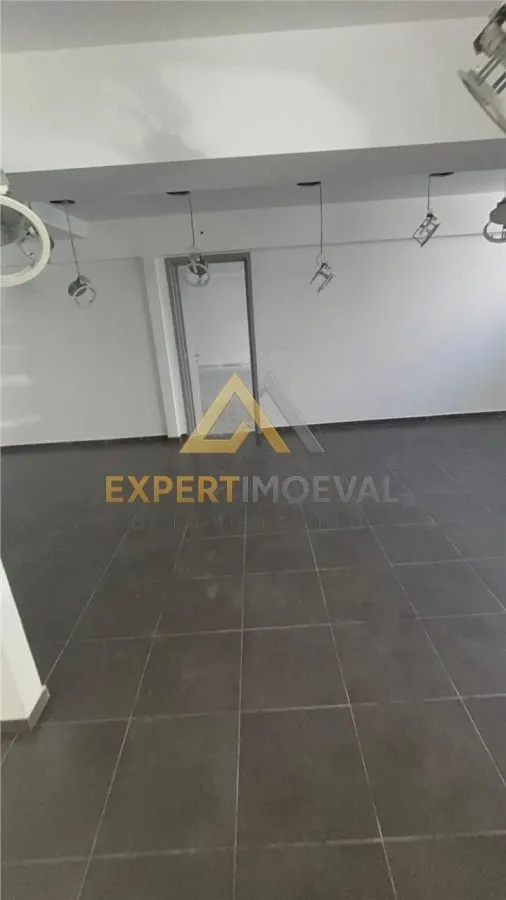 Spatiu comercial parter 141.75 mp utili Aleea Olteniei - foto 7