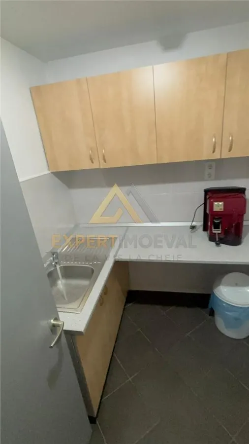 Spatiu comercial parter 141.75 mp utili Aleea Olteniei - foto 8