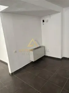 Spatiu comercial parter 141.75 mp utili Aleea Olteniei - foto 10