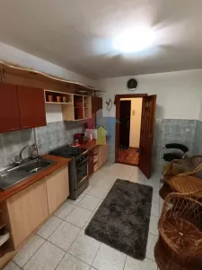 LIBER 3 camere, parter cu balcon 14 m, Semimobilat, Garii - Braila