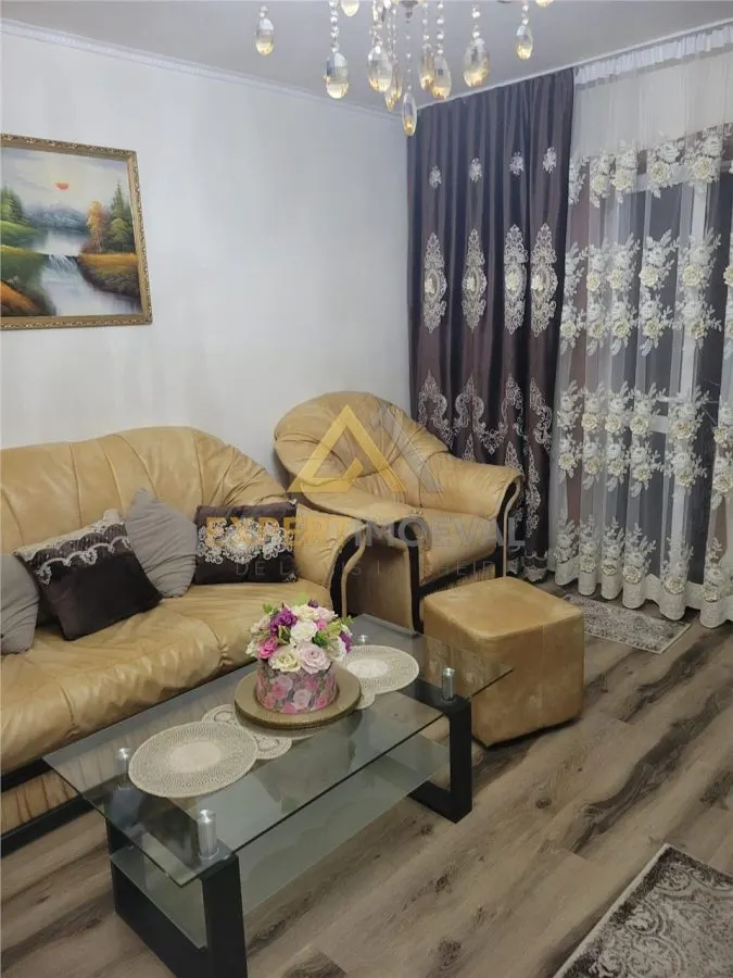 Apartament 3 camere str Garii - foto 1