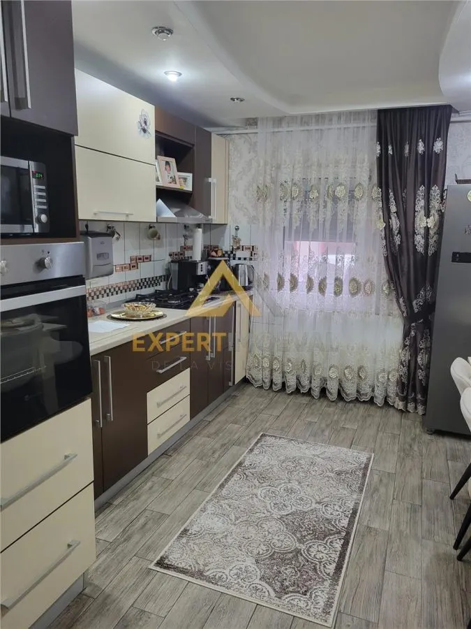 Apartament 3 camere str Garii - foto 2