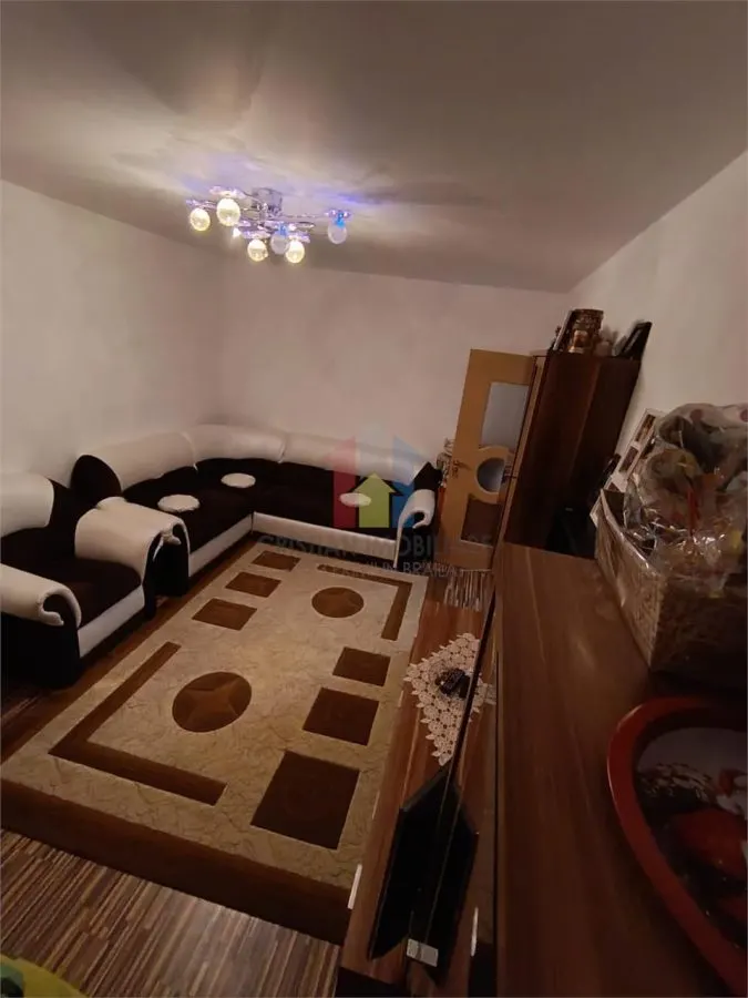4 camere confort 1 Decoamandat, etaj superior, Mobilat, 80 mp - Viziru 3 - foto 1