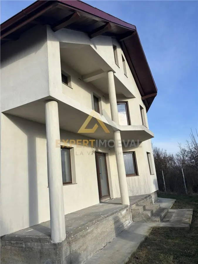 Casa spectaculoasa de vanzare Tautii Magheraus str 69 - foto 1