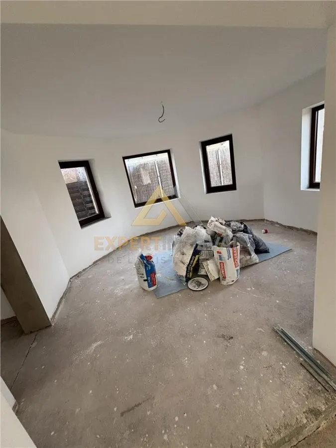 Casa spectaculoasa de vanzare Tautii Magheraus str 69 - foto 4