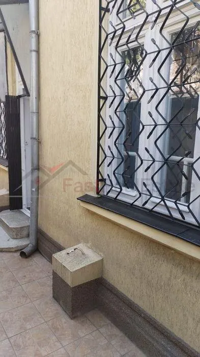Casa la curte , zona Dorobanti. - foto 1