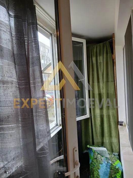 Garsoniera renovata Luminisului Baia Mare - foto 8