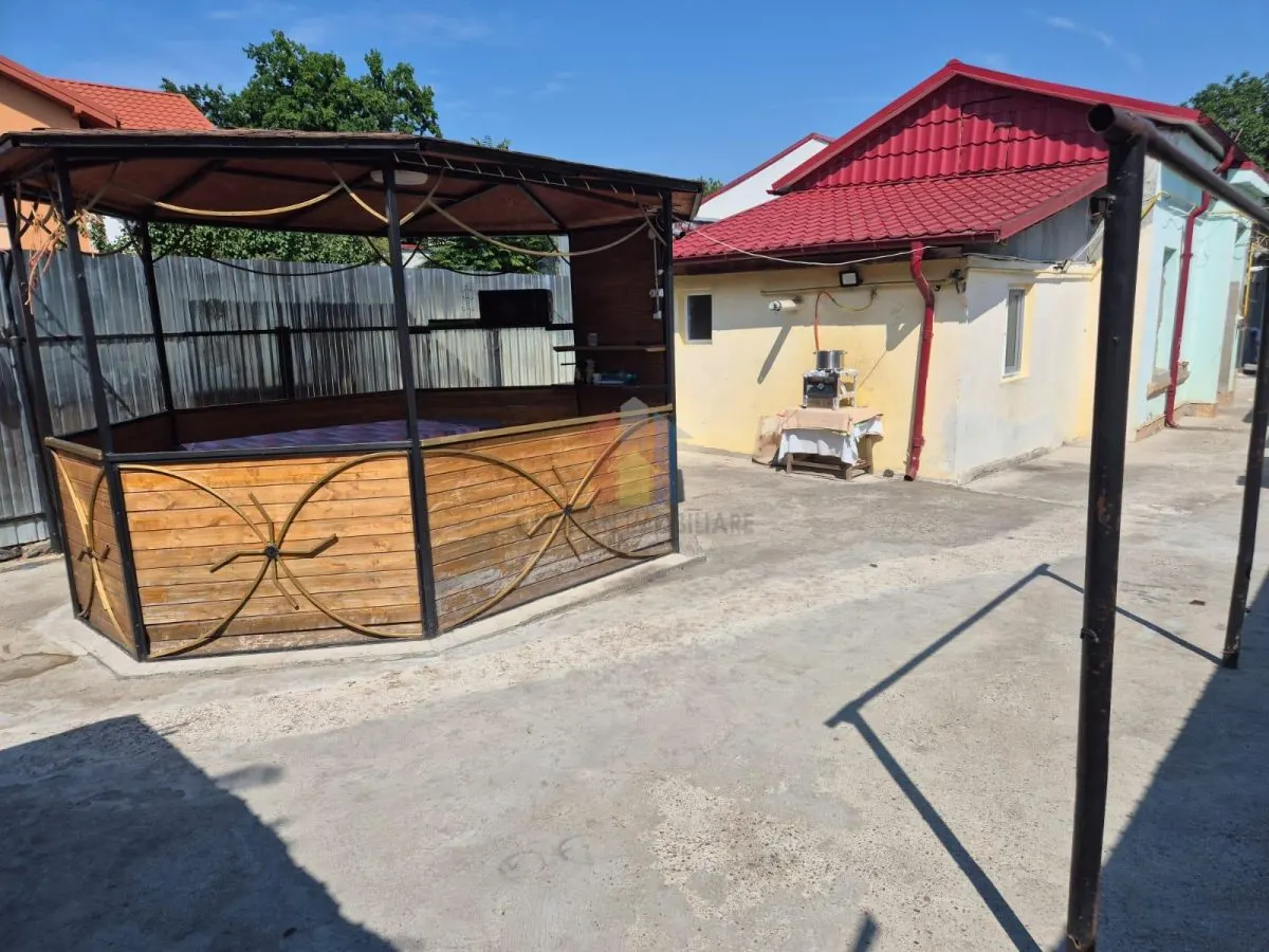 Casa 4 camere din Caramida,Centru- Bella Italia , 305mp teren - foto 3
