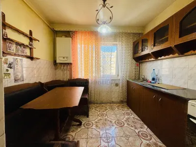 Apartament 3 camere pe 2 nivele zona Marul de Aur - Baia Mare