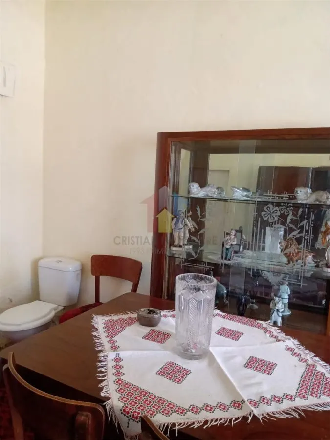 Apartament Ultracentral 2 camere,47mp utili, la curte, imobil P+1 - foto 3