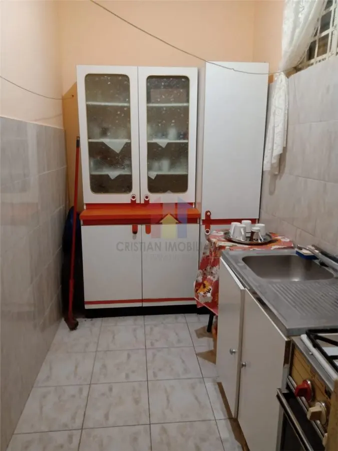 Apartament Ultracentral 2 camere,47mp utili, la curte, imobil P+1 - foto 5