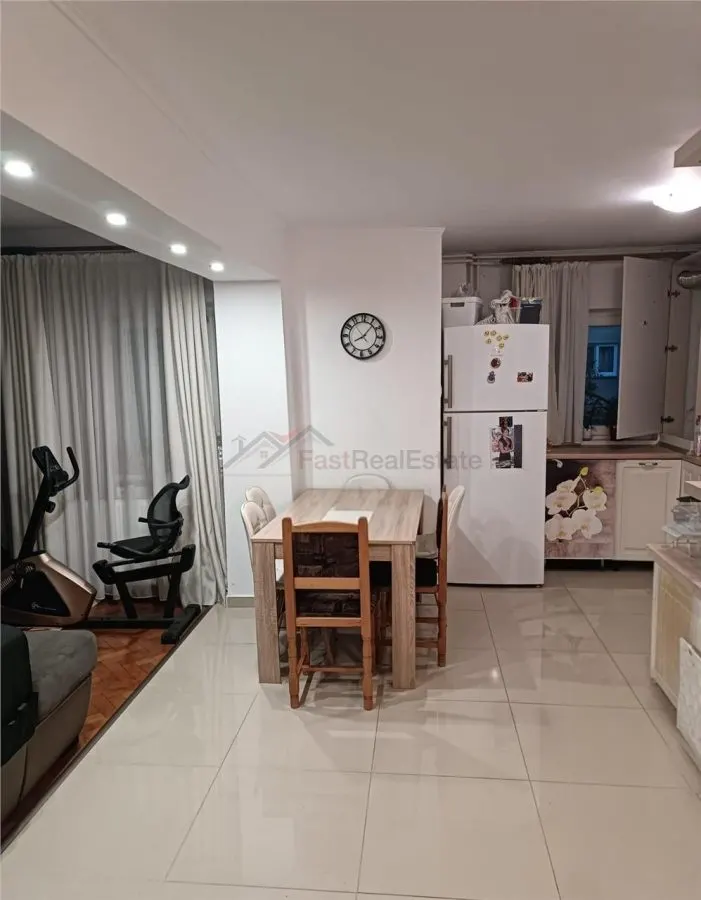 Apartament 3 camere, decomandat, Drumul Sarii, mobilat si utilat complet. - foto 3