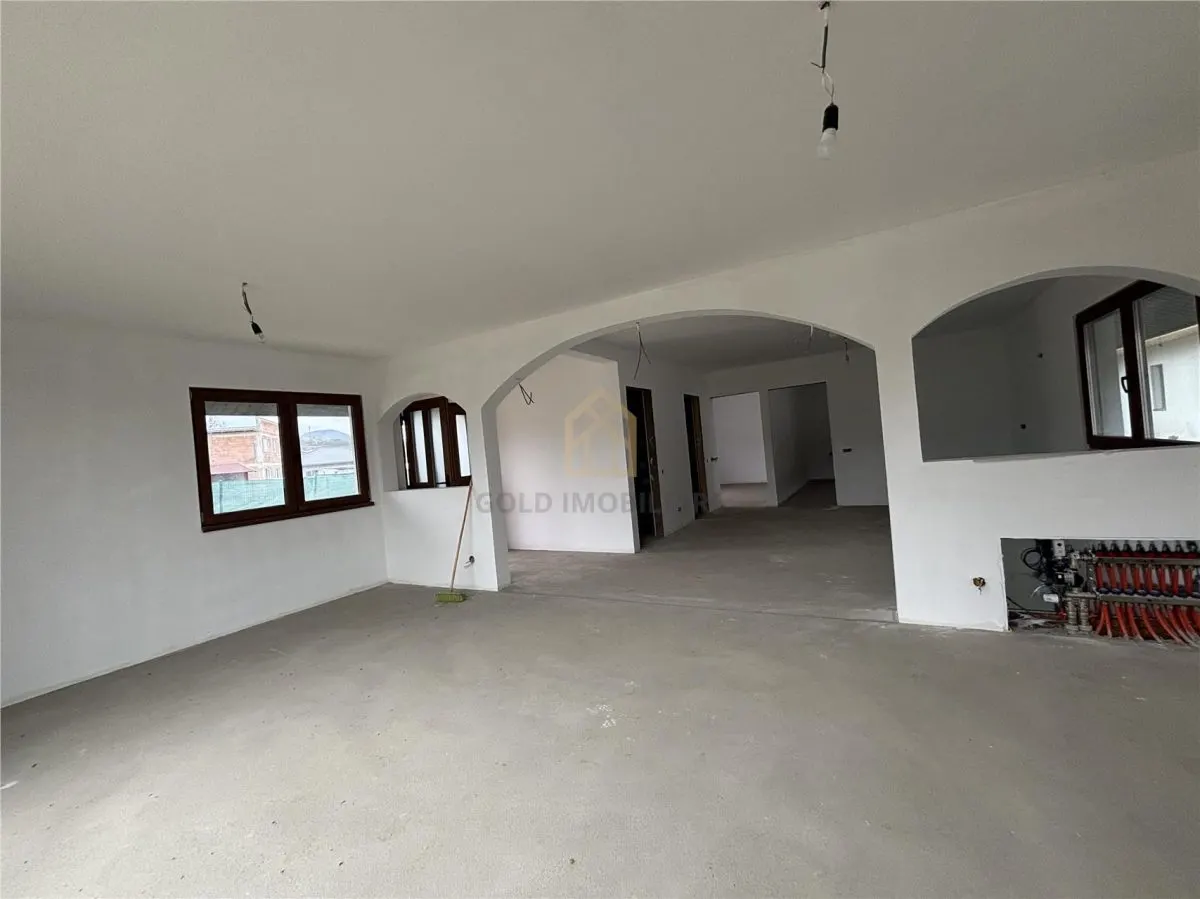 Casa pe un nivel de vanzare - foto 5