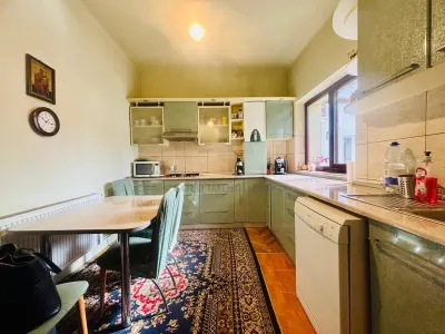 Casă de vânzare â€“ 3 camere, zonă excelentă, lângă Parcul Mare, Baia Mare - Baia Mare