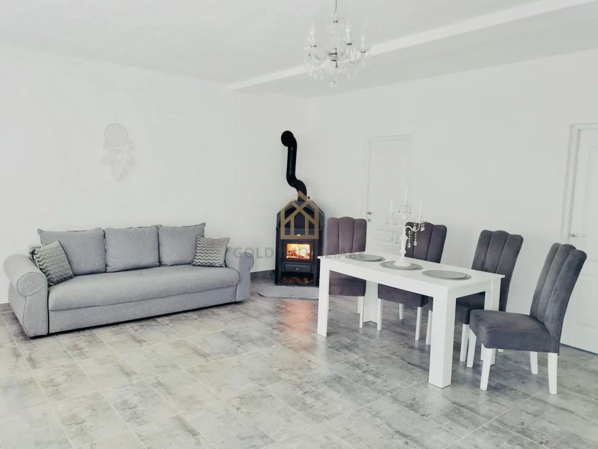 Casă modernă de vânzare în Dumbrăvița - foto 3