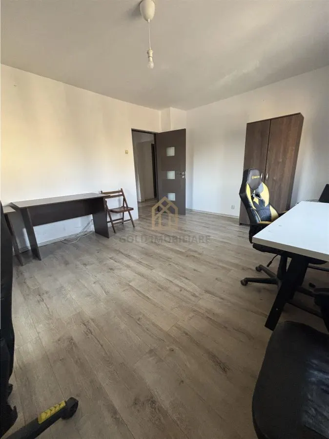 Apartament 3 camere de inchiriat - foto 2