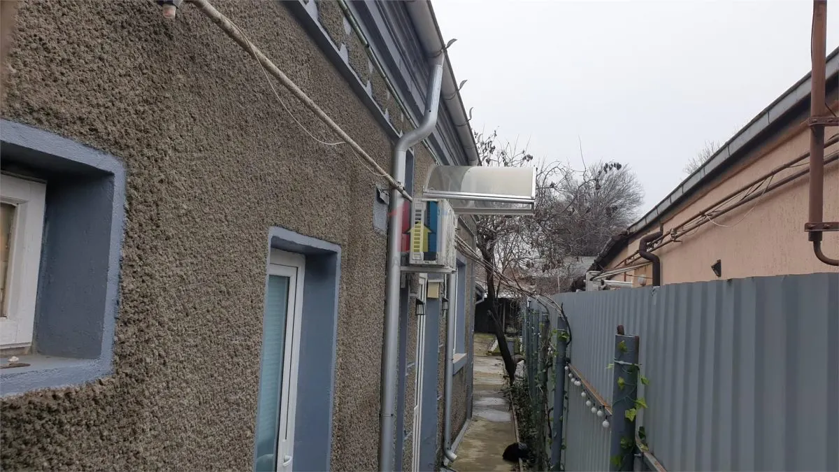 Casa 5 camere, suprafata teren 200 mp, zona Piata Saraca - foto 12