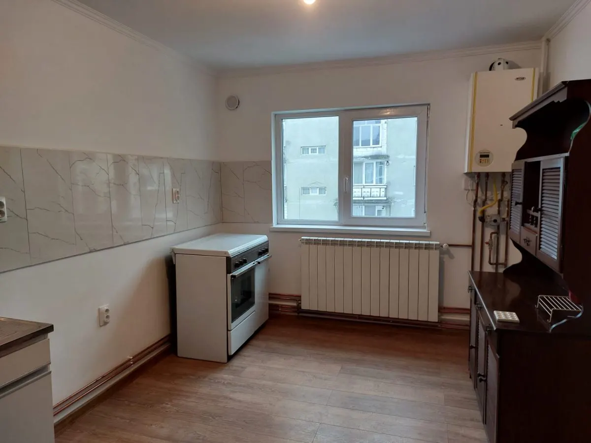 APARTAMENT DE VANZARE 3 CAMERE ZONA HAN| ETAJUL 2 | 72MPU | - foto 1