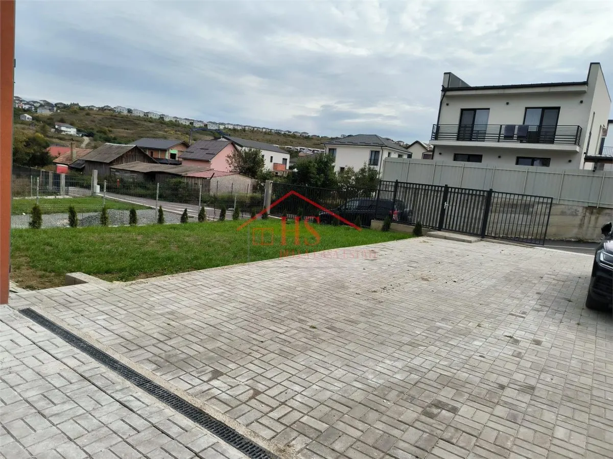 Casa individuala în Dezmir, 172 mp utili, 440 teren. Finisata, zona foarte buna - foto 2