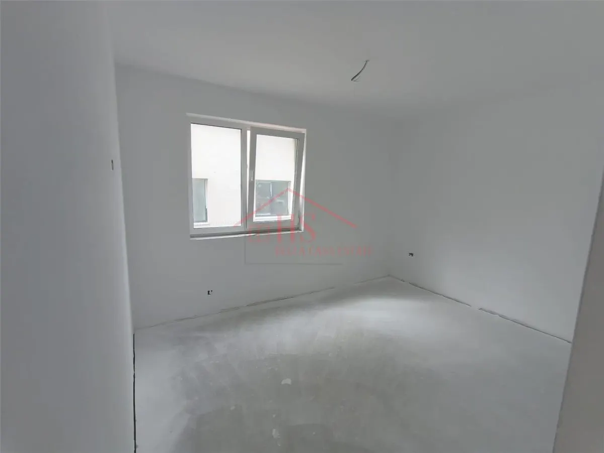 Casa individuala în Dezmir, 172 mp utili, 440 teren. Finisata, zona foarte buna - foto 13