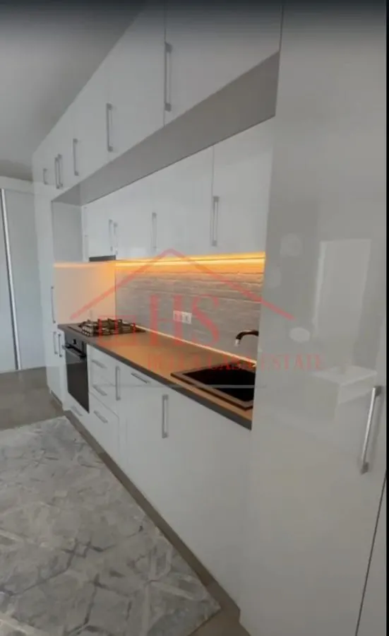 Apartament cu 3 camere de vanzare, cu parcare exterioara si subterana. Strada Avram Iancu, -Floresti. - foto 4