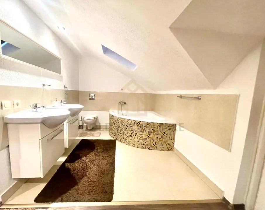 Apartament 3 camere pe 2 nivele zona Marul de Aur - foto 8
