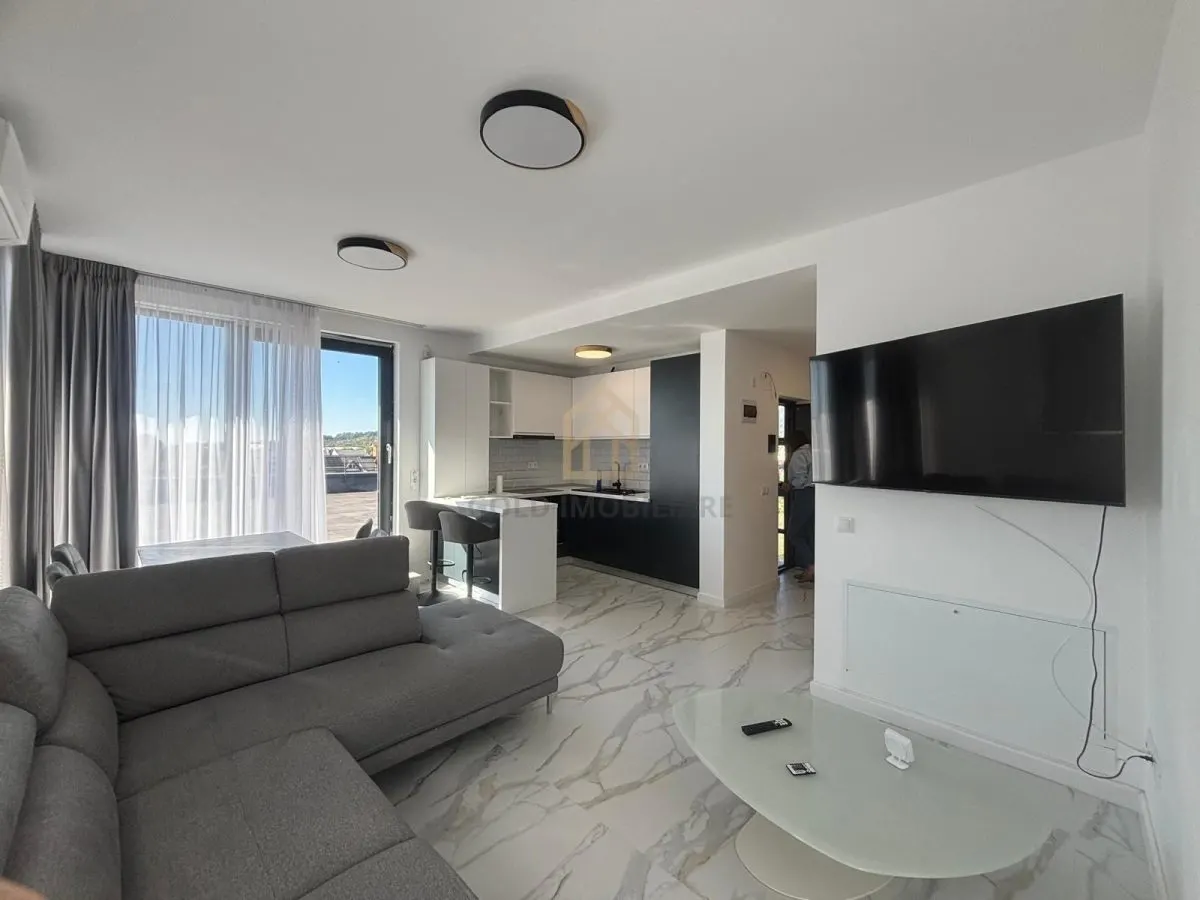 De închiriat Penthouse modern - foto 4