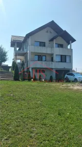 Casa individuala cu CF,  5 camere  la intrare in Campenesti. Zona linistita, priveliste superba - foto 2