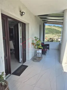 Casa individuala cu CF,  5 camere  la intrare in Campenesti. Zona linistita, priveliste superba - foto 11