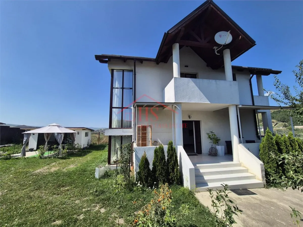 Casa individuala cu CF,  5 camere  la intrare in Campenesti. Zona linistita, priveliste superba - foto 4