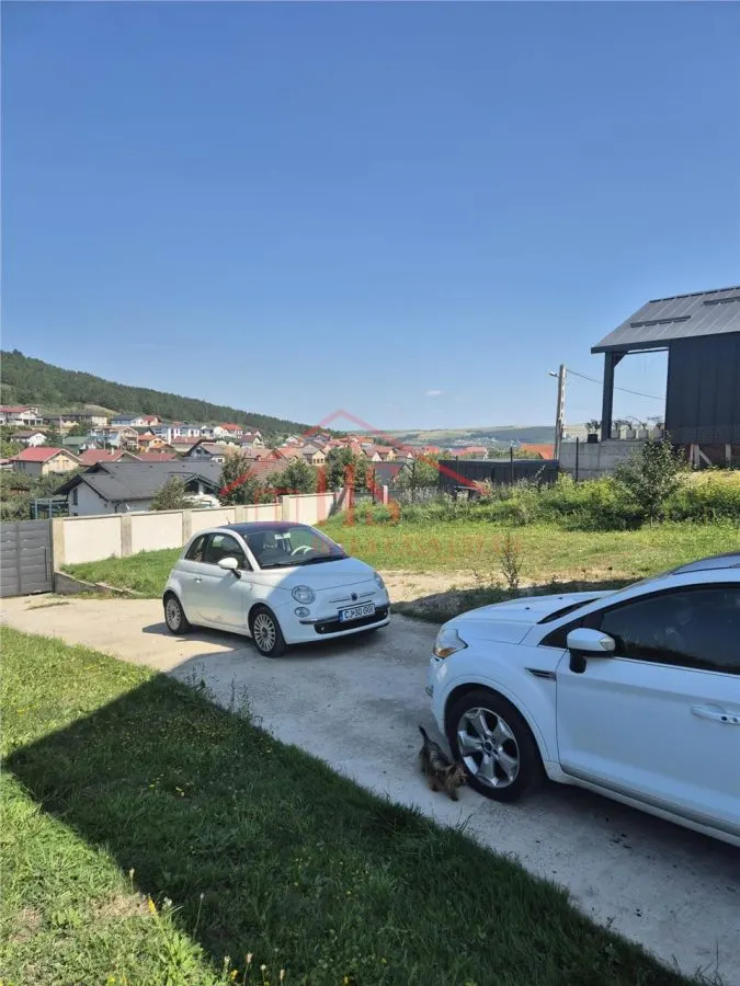 Casa individuala cu CF,  5 camere  la intrare in Campenesti. Zona linistita, priveliste superba - foto 6