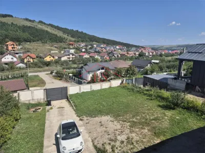 Casa individuala cu CF,  5 camere  la intrare in Campenesti. Zona linistita, priveliste superba - foto 7