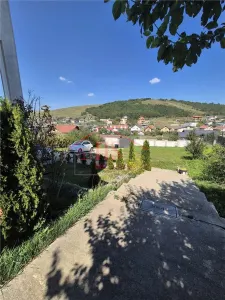 Casa individuala cu CF,  5 camere  la intrare in Campenesti. Zona linistita, priveliste superba - foto 8