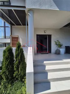 Casa individuala cu CF,  5 camere  la intrare in Campenesti. Zona linistita, priveliste superba - foto 10