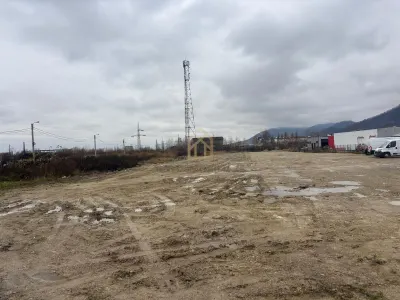 De vanzare teren intravilan cu proiect pentru 5 hale industriale - Baia Mare